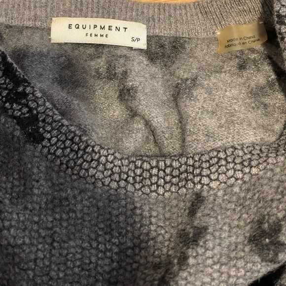 EQUIPMENT Crewneck Floral Pattern Sweater in Grey - Small - Picture 3 of 5